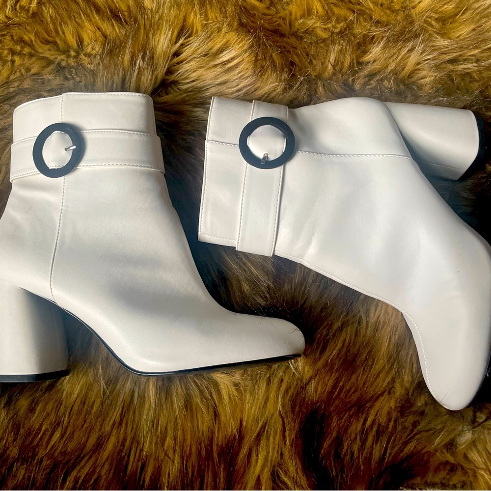 NINE WEST CHUNKY HEEL BOOTS